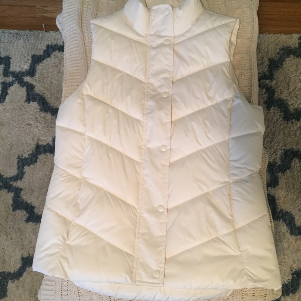 Gap white vest